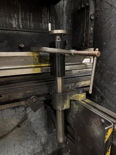 400 Ton x 16′ Pacific K400-16 Press Brake, 1985