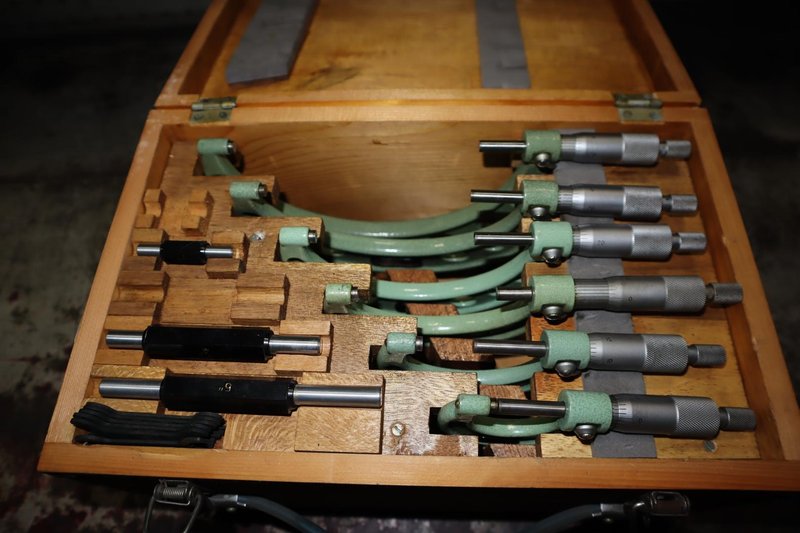 Micrometer Set In-Case 0"-8"- Auction Item