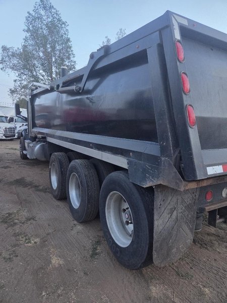 Peterbilt 579 Supertag TRI-AXLE Dump Truck, 2016