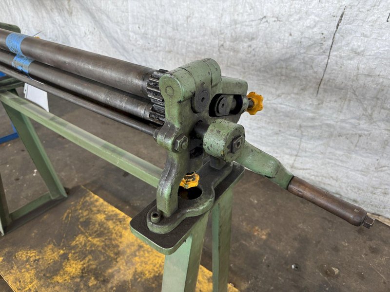 36" X 26 GAUGE MANUAL SLIP ROLL .STOCK # 0344825