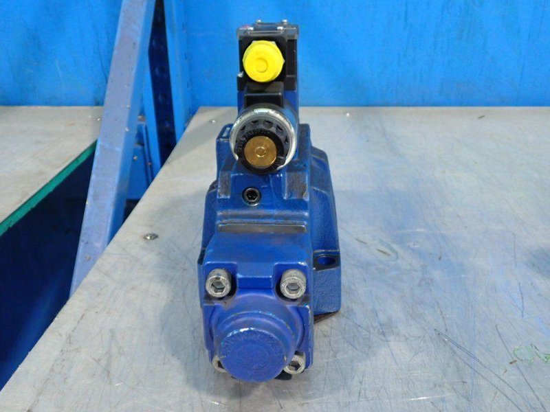 REXROTH HYDRAULIC DIRECTIONAL CONTROL VALVE  -  R901373432