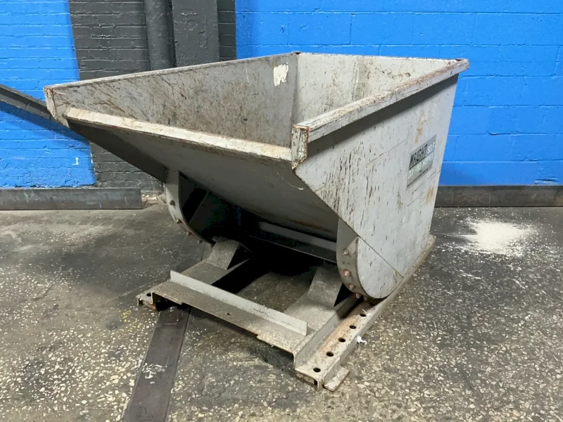 MCCULLOUGH INDUSTRIES 58" X 36" X 34" SELF-DUMPING HOPPER