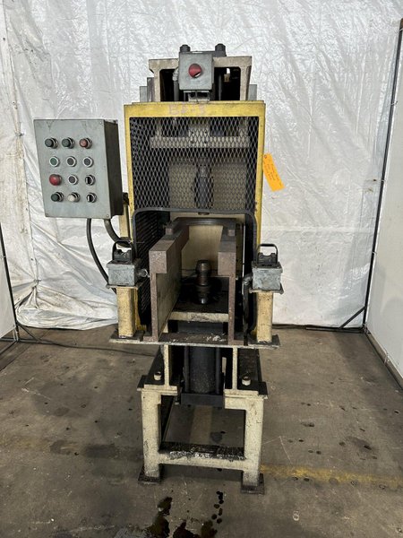 15 TON C-FRAME HYDRAULIC PRESS. STOCK # 0102523