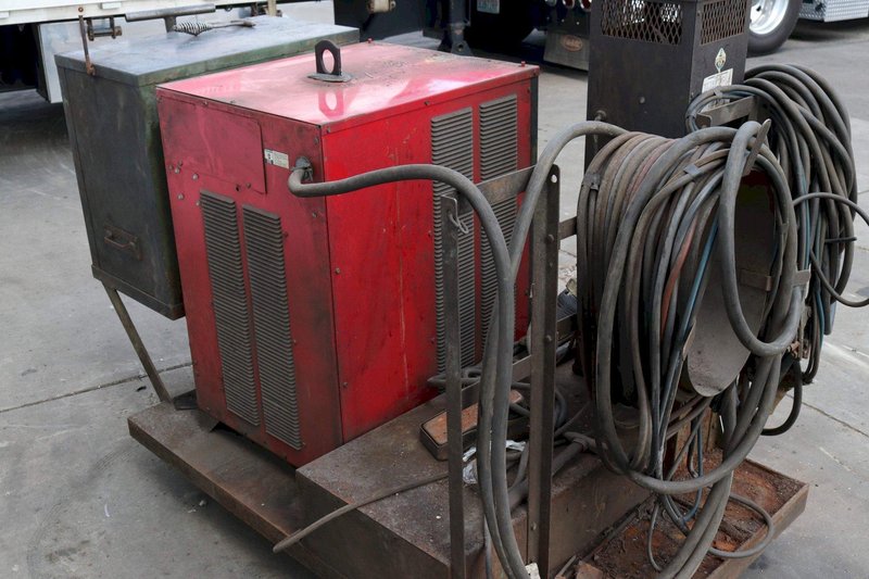 LINCOLN MODEL SQUARE WAVE TIG 350 WELDER: STOCK #73269