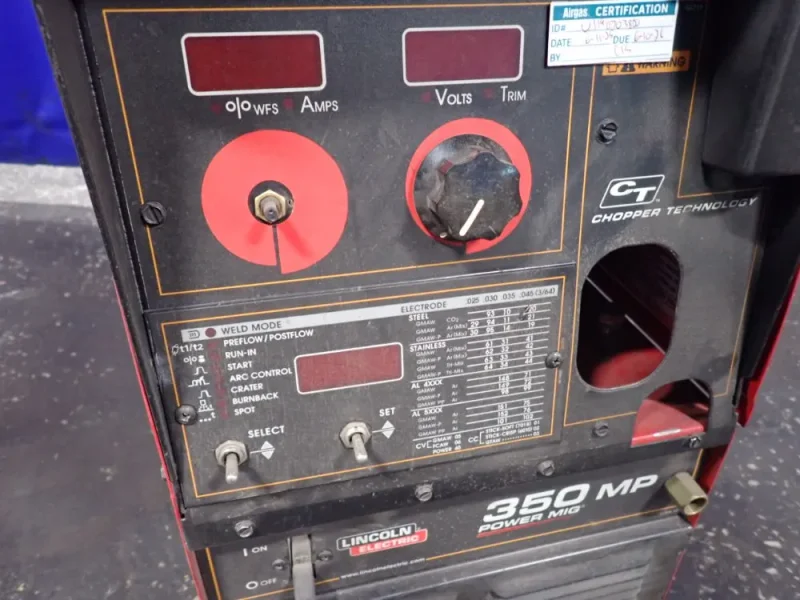 LINCOLN ELECTRIC 350 A WELDER   -  POWER MIG 350MP