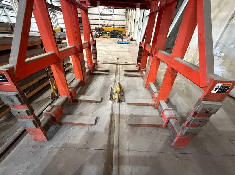 60,000# Bushman Sheet Lifter