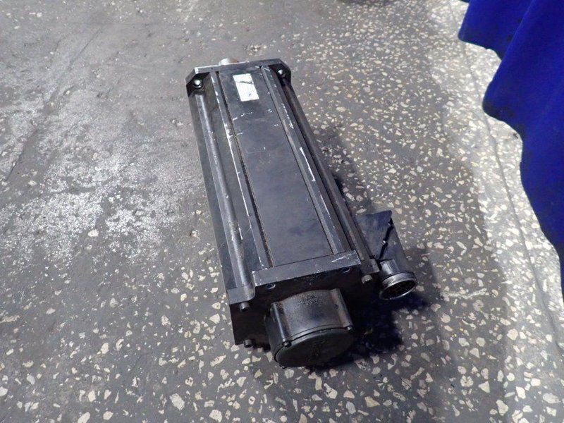 REXROTH SERVO MOTOR   -  MSK101E-0300-FN-M1-BG2-NNNN