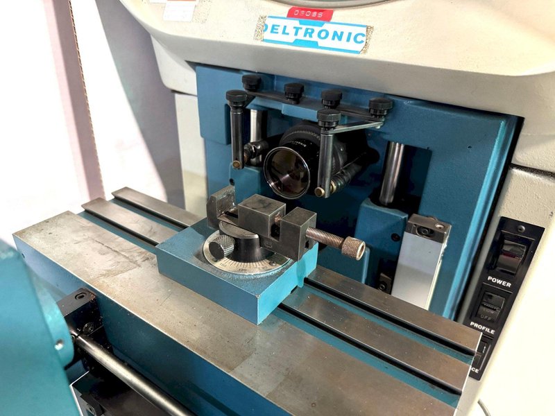 14" Deltronic Optical Comparator DH14-MPC, Surface Illumination, DRO