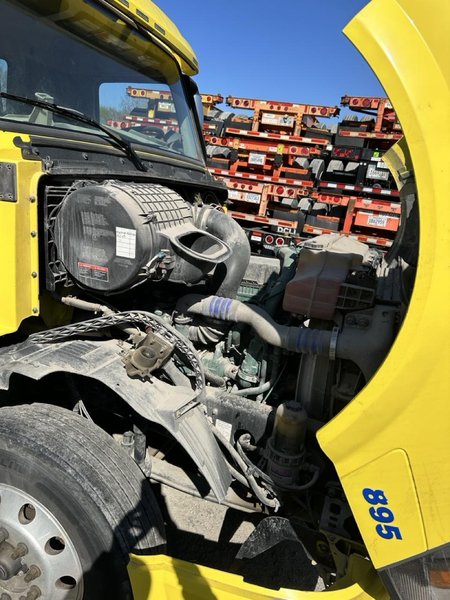 Volvo VNL Day Cab Semi Truck, 2017 – Volvo D13, I-Shift, Air Ride