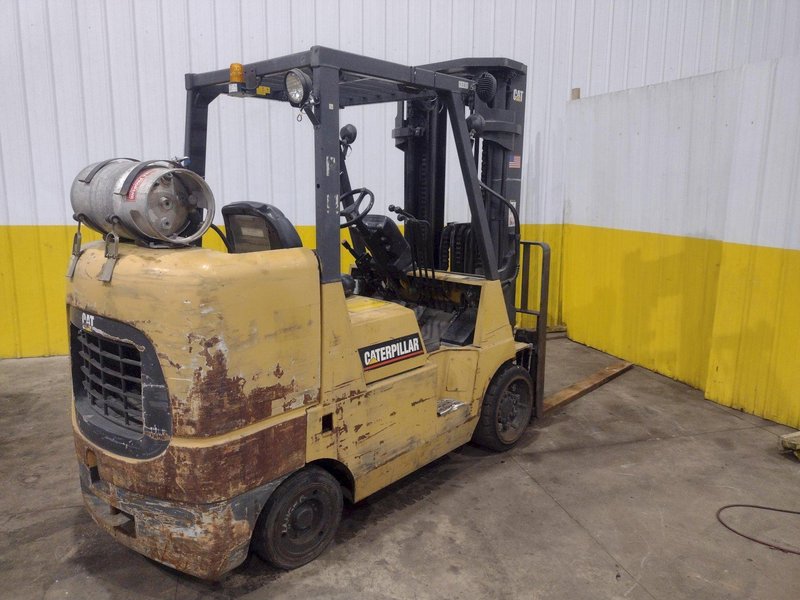 10,000 LBS CATERPILLAR MODEL #GC45KSWB FORKLIFT: YOBRO #25703