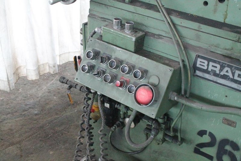 48&#039; X 16 GA BRADBURY 5-ROLL STRAIGHTENER WITH EDGE GUIDES: STOCK #64616