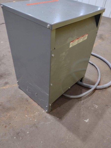 15 KVA SQUARE D  480 V  - 208Y/120 V GENERAL PURPOSE TRANSFORMER : STOCK #19164