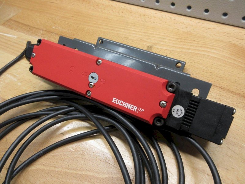 Used Haas 32-1095 CE DOOR INTERLOCK ASSY B (NO KEY) W/ Mounting Bracket &amp; Cable