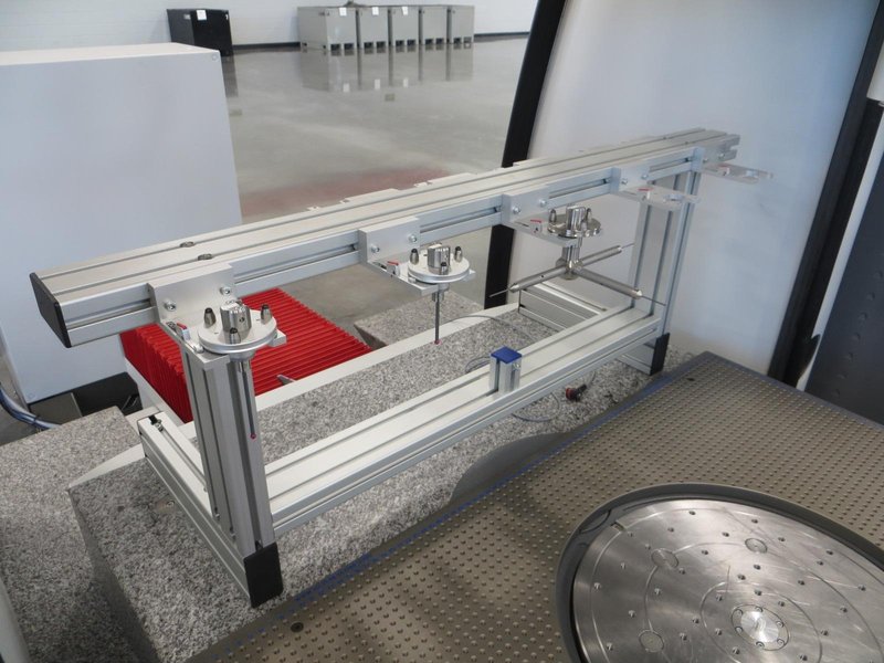 Leitz PMM-Xi 8.10.6 Fixed Bridge/Moving Table Coordinate Measuring Machine (CMM), B4s Controller, 10-Station Stylus Rack, Grid Plate, Rotary Table