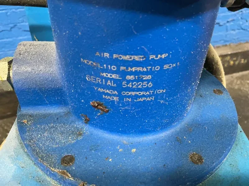 YAMADA 50:1 RATIO AIR-POWERED GREASE PUMP  -  SKR110M50SAL