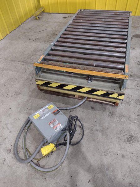 6' X 39" SOUTHWORTH HYDRAULIC ROLLER TOP LIFT TABLE: STOCK #20910