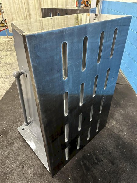 1 SET OF 47&quot; X 33&quot; X 27&quot; G &amp; L HEAVY DUTY ANGLE PLATE: STOCK #77725