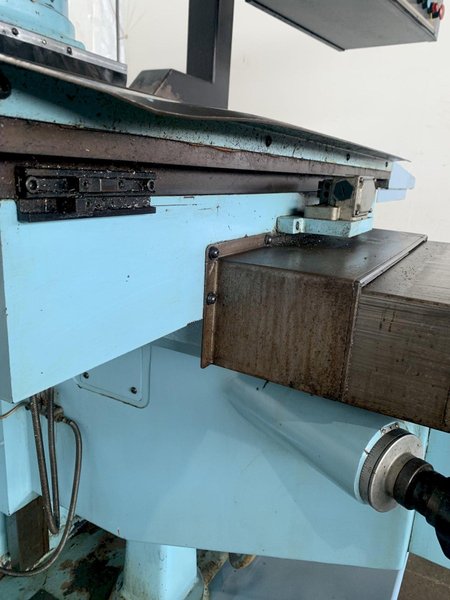 7.5 HP HURCO HAWK 5D CNC VERTICAL MILL. STOCK # 0361924.