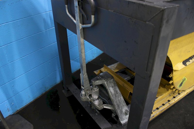 AIR DYNAMICS/PLECO POWER VACUUM WITH DUMP HOPPER : STOCK #74764