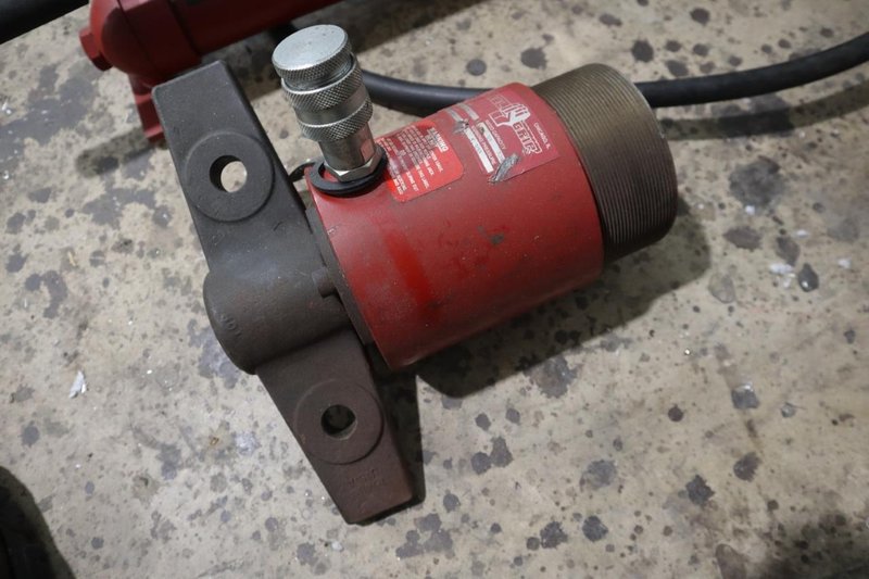 Hydraulic Power Units, Barrel Pumps, Large Ridgid Pipe Cutter- Auction Item