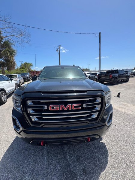 GMC Sierra 1500 AT4 4×4 Crew Cab Pickup, 2021 – 6.2L V8