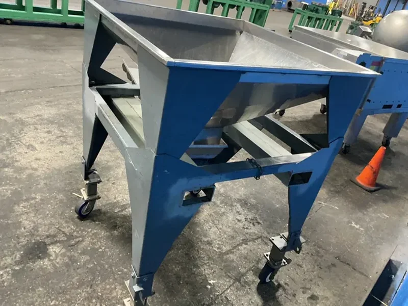 41.5”x41.5” Hopper, 10”x61” Chute Metering Hopper With Integrated Discharge Chute