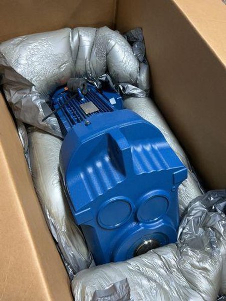 SEW-EURODRIVE 7.5 HP GEAR DRIVE