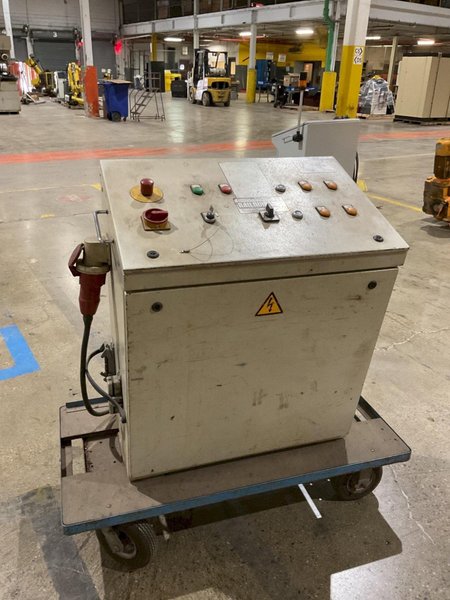 RAILQUIP CONTROL BOX FOR NEURO GEDI MOBILE VEHICLE LIFTS USED