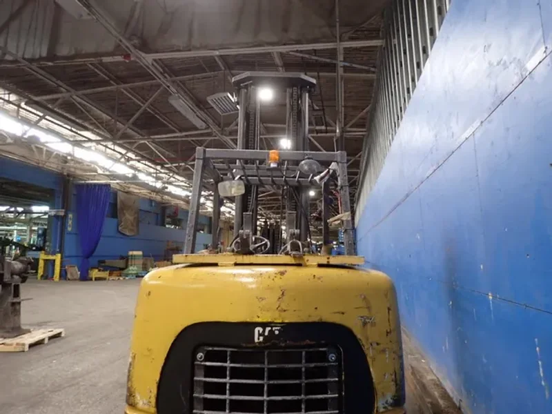 CATERPILLAR 14700 LBS PROPANE FORKLIFT  -  GC70K1