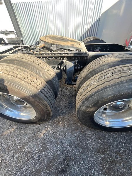 2021 Freightliner Cascadia 1FUJHHDR2MLML7306