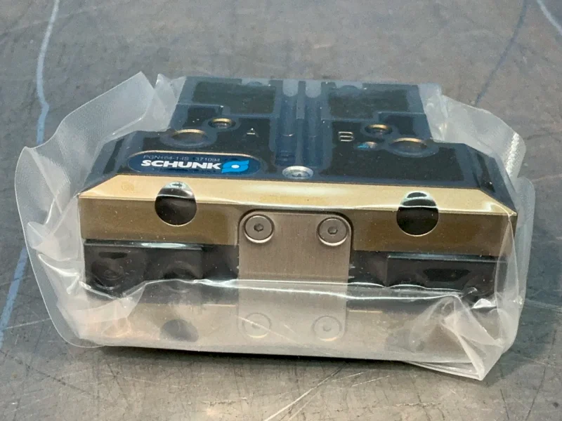 SCHUNK UNIVERSAL PNEUMATIC GRIPPER   -  0371094