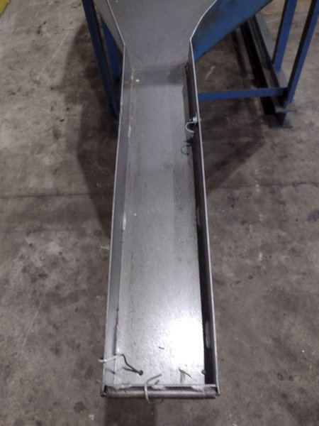 GRAVITY BIN / HOPPER DUMP OUT FEEDER STAND: YOBRO #25387
