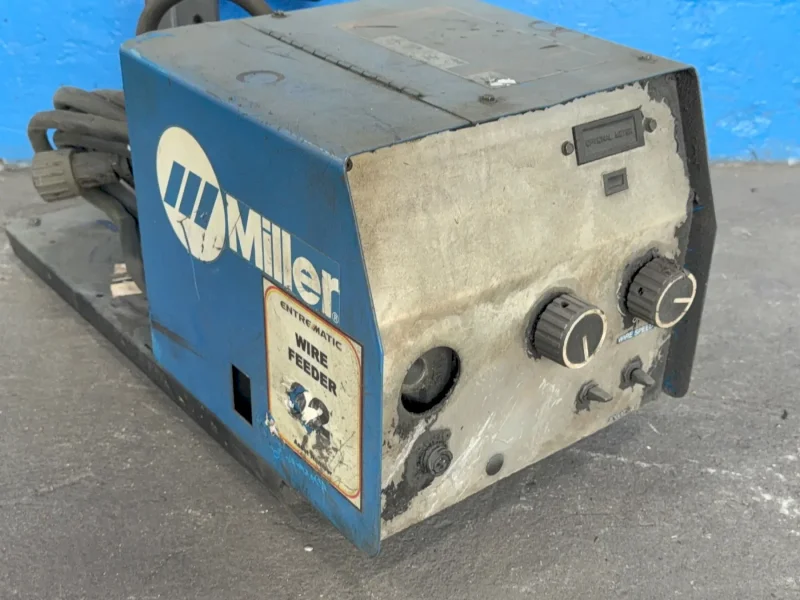 MILLER WIRE FEEDER  -  24A