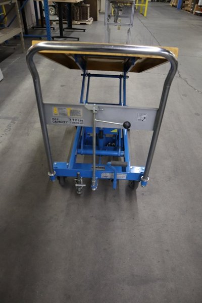 Southworth Dandy Portable Hydraulic Work Tilting Table.  Platform 23.5" x 33.5'- Auction Item
