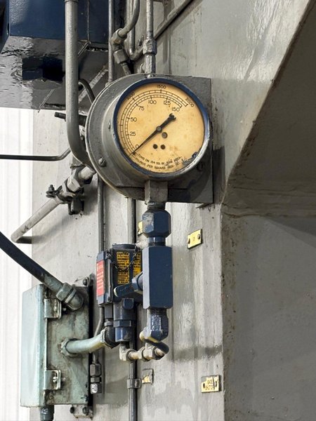 150 TON WILLIAMS &amp; WHITE HYDRAULIC C-FRAME STRAIGHTENING PRESS 24" STROKE: YOBRO #24086