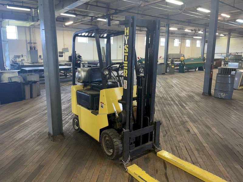 3,000 LBS CAPACITY HYSTER S30XL FORKLIFT: YOBRO #24396