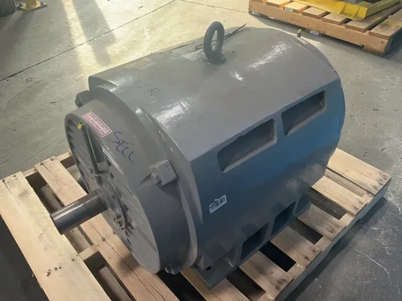 TOSHIBA 200 HP MOTOR  -  02250106-270R01