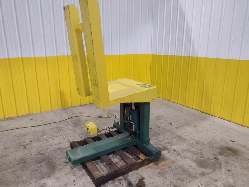 4,000 LBS X 30&quot; X 40&quot; SOUTHWORTH HYDRAULIC PALLET TIPPER / UPENDER, 110V SINGLE PHASE: STOCK #22329