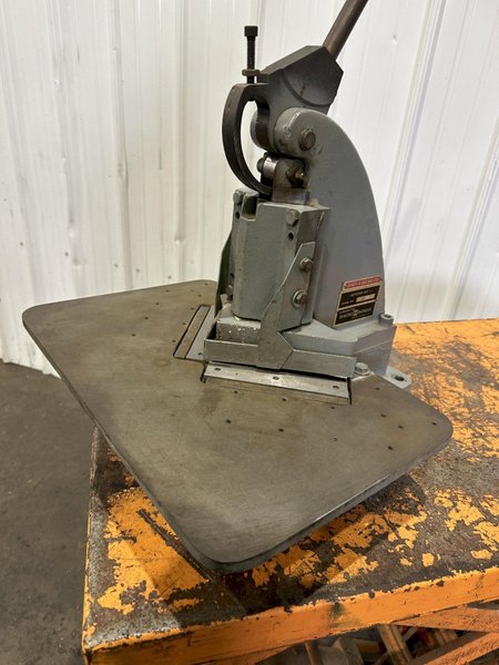 6&quot; X 6&quot; X 16 GA DIACRO HAND NOTCHER: STOCK #77075