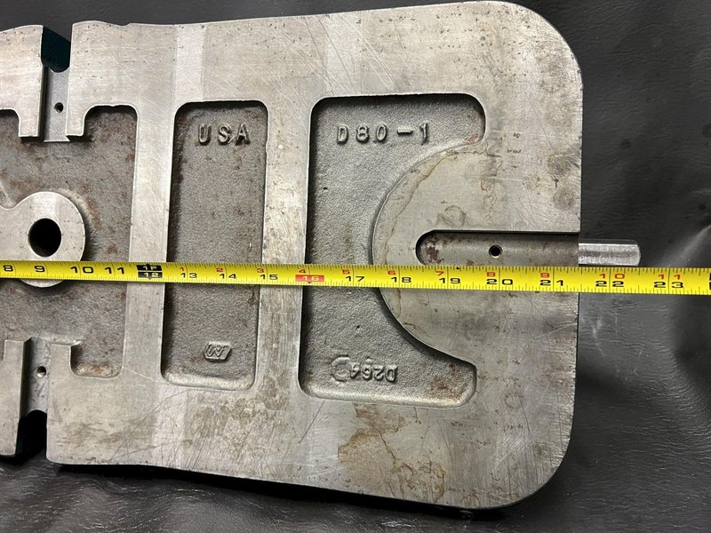 Kurt Mfg D80 8" CNC Manual Vise 10" Opening