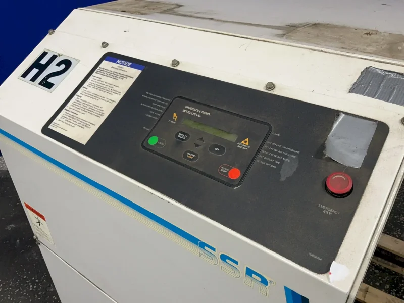 INGERSOLL RAND 25 HP ROTARY SCREW AIR COMPRESSOR   -  SSR-EP25SE