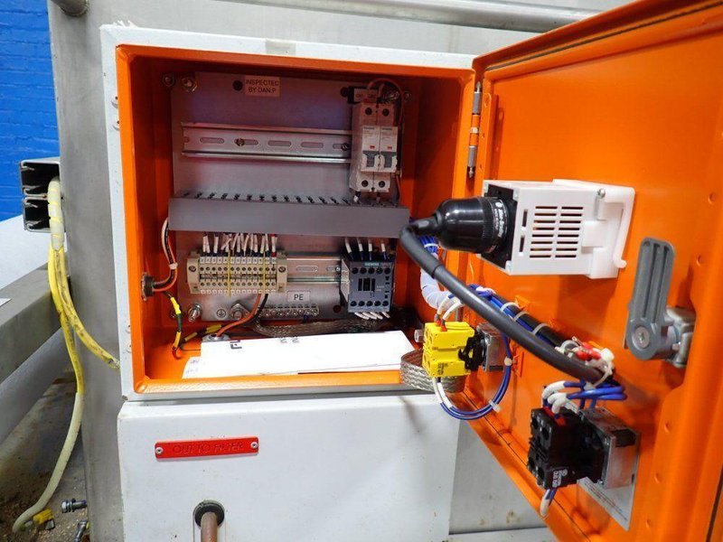 CRYSTAL FILTRATION CONTINUOUS FILTER COOLANT SYSTEM, WITH DRAG-OUT CONVEYOR : YOBRO #25069