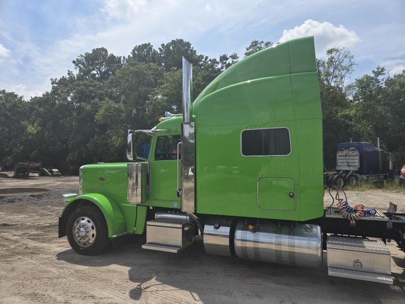 2023 Peterbilt 389 1XPXD49X1PD890715