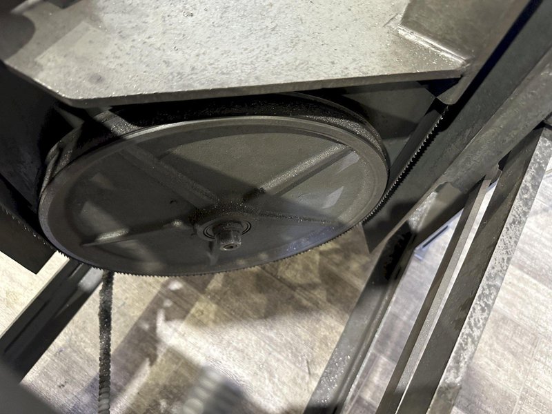 8-3/4" X 8-3/4" ROLLIN VERTICAL BANDSAW: STOCK #79645