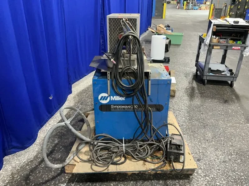 Miller 200/250 Amp Welder W/ Cooler - Syncrowave 250