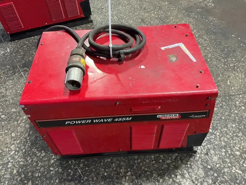 Lincoln Electric  455 Watts  Welder - Powerwave455m