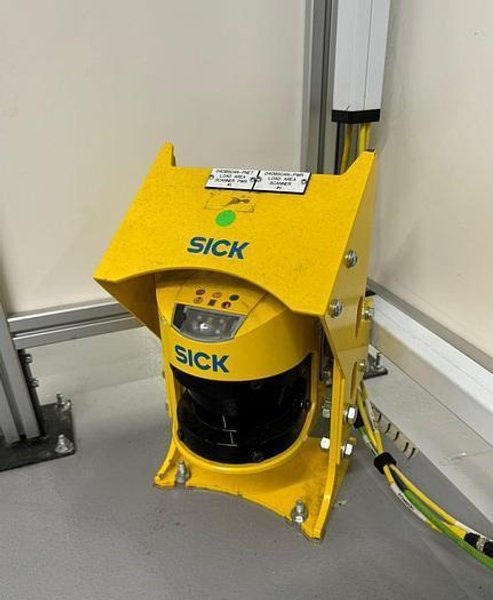 KUKA KR60-3 6-Axis Robotic Adhesive Dispensing Work Cell, 2020 – Atlas Copco Metering and Dosing System