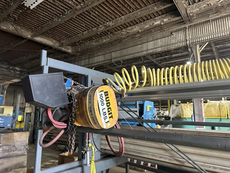 1000 LBS X 13' x 36' GORBEL OVERHEAD CRANE SYSTEM, WITH RUNWAY RAILS &amp; PNEUMATIC BUDGET HOIST: STOCK #19685