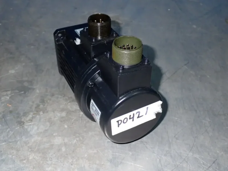 YASKAWA ELECTRIC AC SERVO MOTOR   -  USASEM-03AS2K