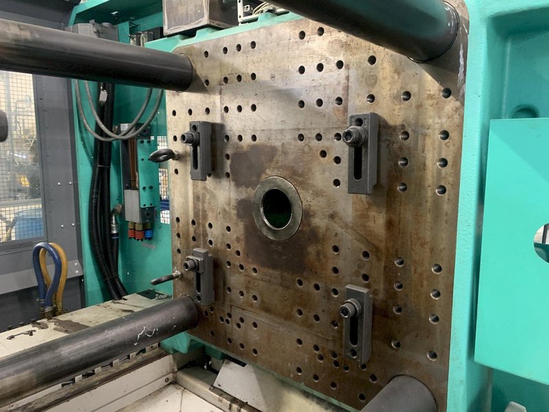 2012 ARBURG ALL ROUNDER 630S 2500-800 275 TON INJECTION MOLDING MACHINE COMPLETE WITH 2012 ARBURG MULTILIFT SELECT ROBOTIC ARM